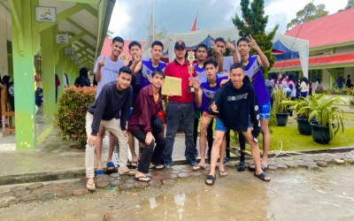 Atlet Bola Voli SMAN 1 Tanjung Raya Juarai MEXSHOW III 2023